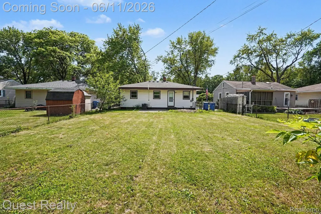 6736 Cloverton Drive Waterford Charter Township MI 48329
