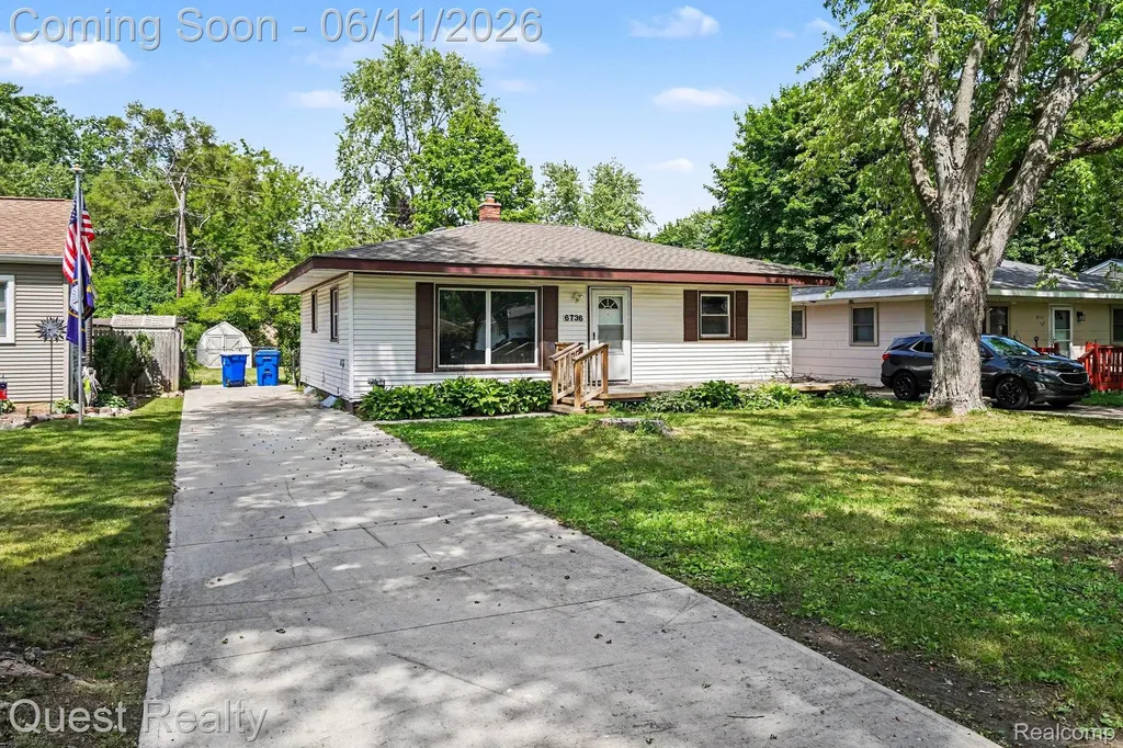 6736 Cloverton Drive Waterford Charter Township MI 48329