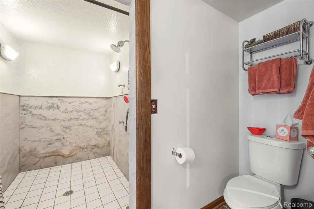 3139 Woodward Avenue Detroit City MI 48201