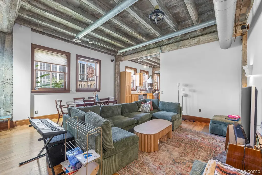 3139 Woodward Avenue Detroit City MI 48201