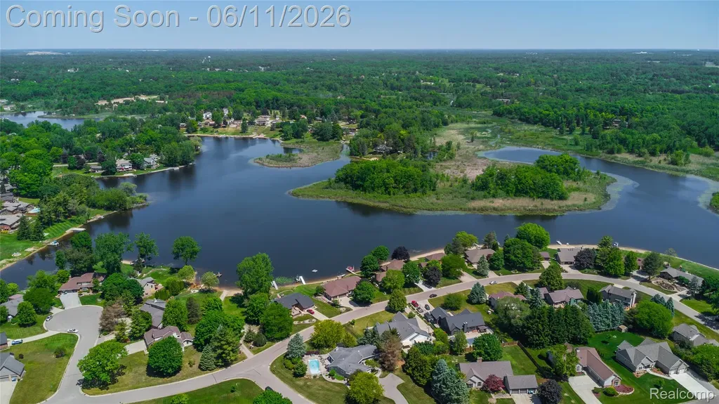 1154 Lake Valley Drive Fenton Charter Township MI 48430