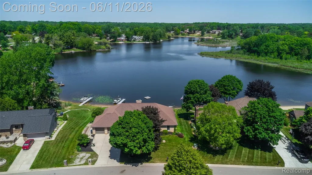 1154 Lake Valley Drive Fenton Charter Township MI 48430