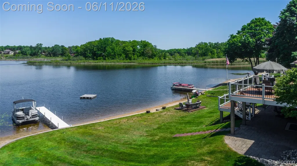 1154 Lake Valley Drive Fenton Charter Township MI 48430