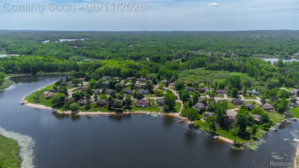 1154 Lake Valley Drive Fenton Charter Township MI 48430