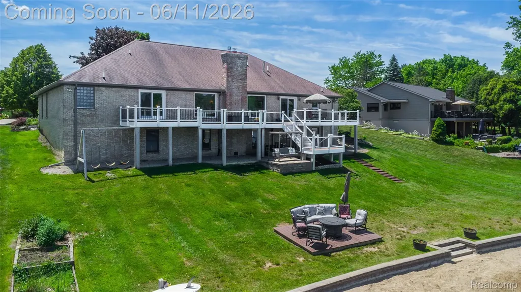 1154 Lake Valley Drive Fenton Charter Township MI 48430