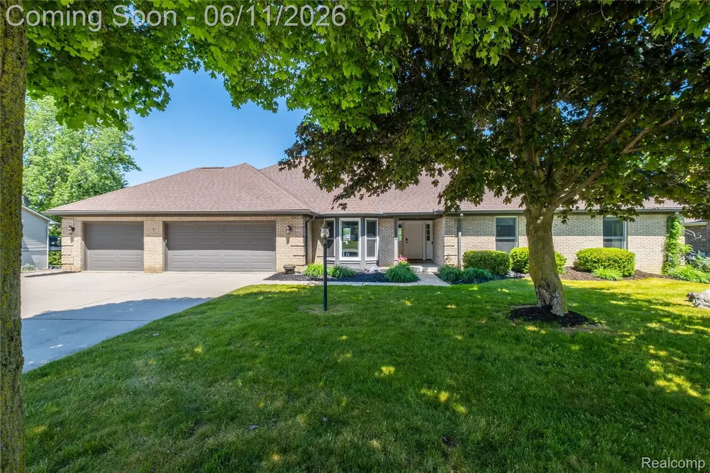 1154 Lake Valley Drive Fenton Charter Township MI 48430