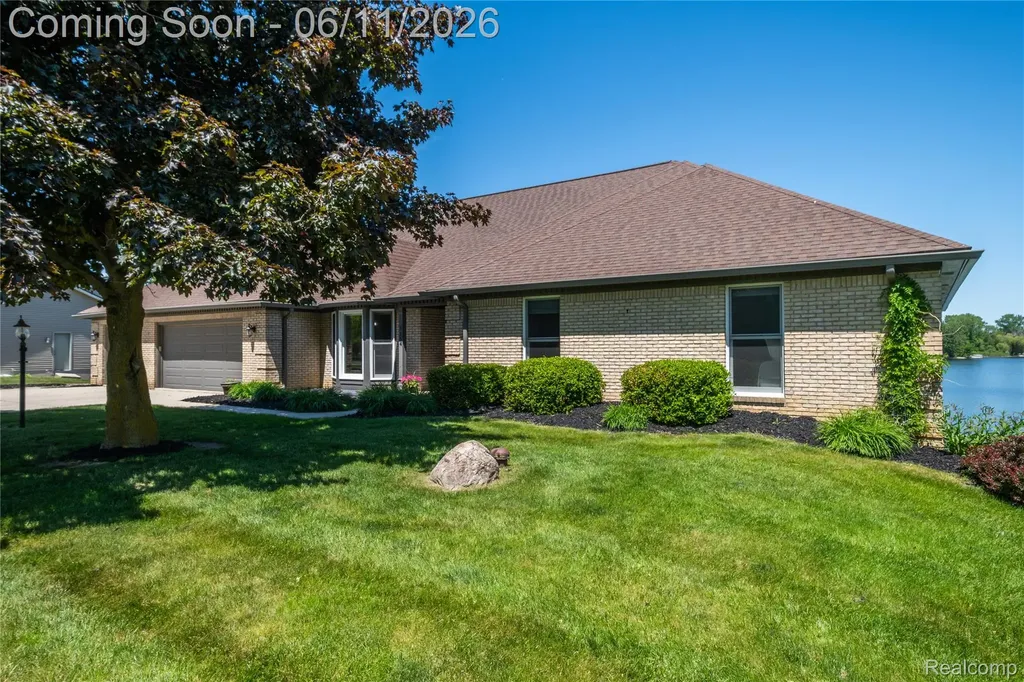 1154 Lake Valley Drive Fenton Charter Township MI 48430