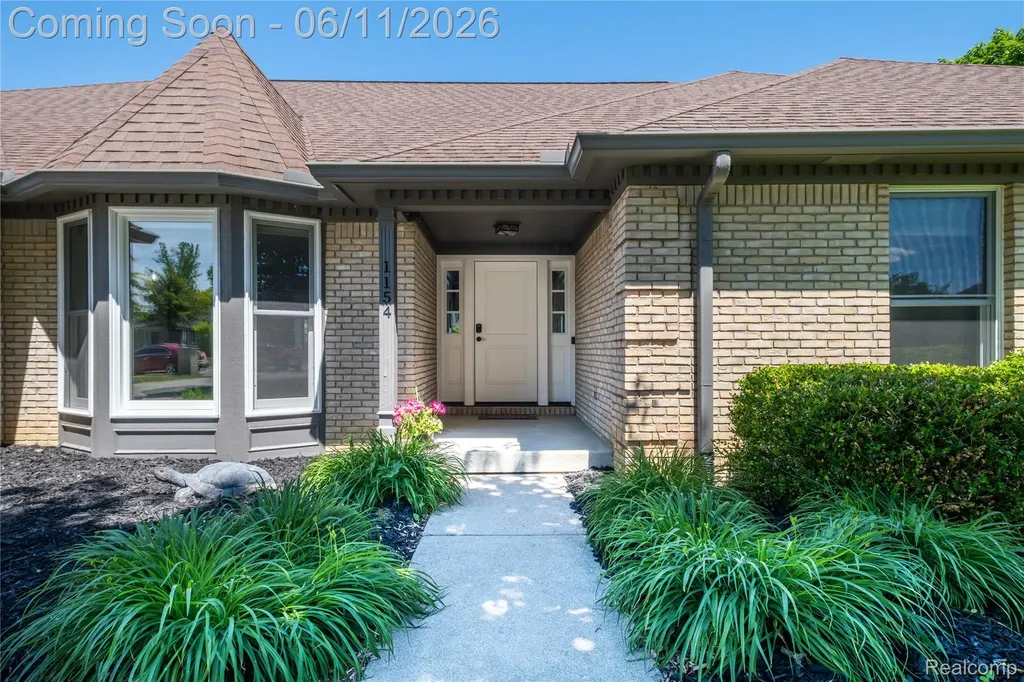 1154 Lake Valley Drive Fenton Charter Township MI 48430