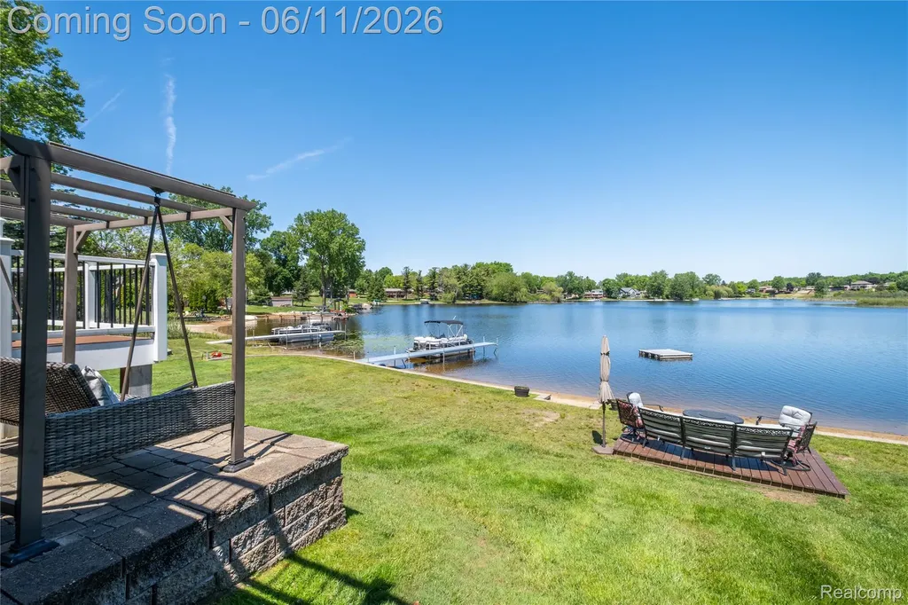 1154 Lake Valley Drive Fenton Charter Township MI 48430