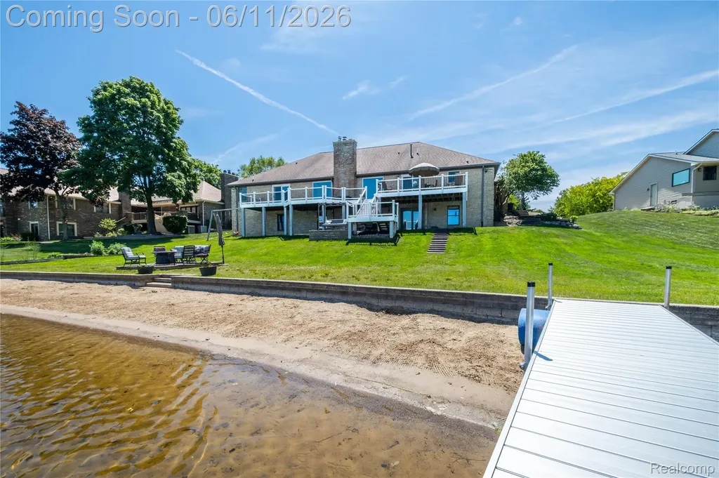 1154 Lake Valley Drive Fenton Charter Township MI 48430