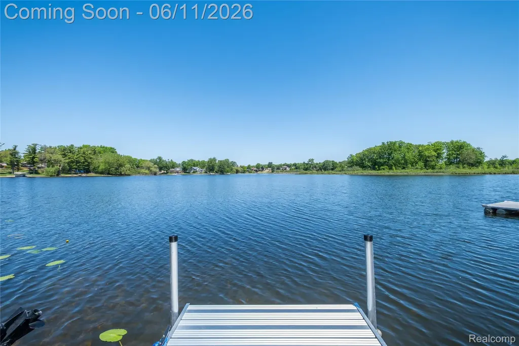 1154 Lake Valley Drive Fenton Charter Township MI 48430