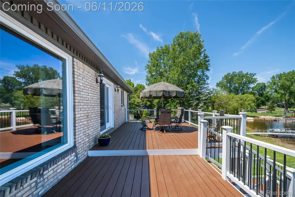 1154 Lake Valley Drive Fenton Charter Township MI 48430
