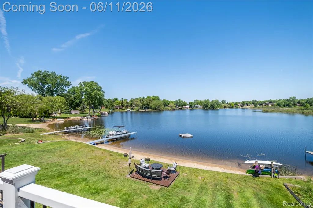 1154 Lake Valley Drive Fenton Charter Township MI 48430