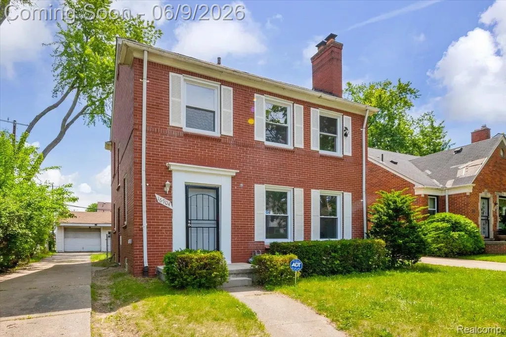 16904 Pierson Street Detroit City MI 48219