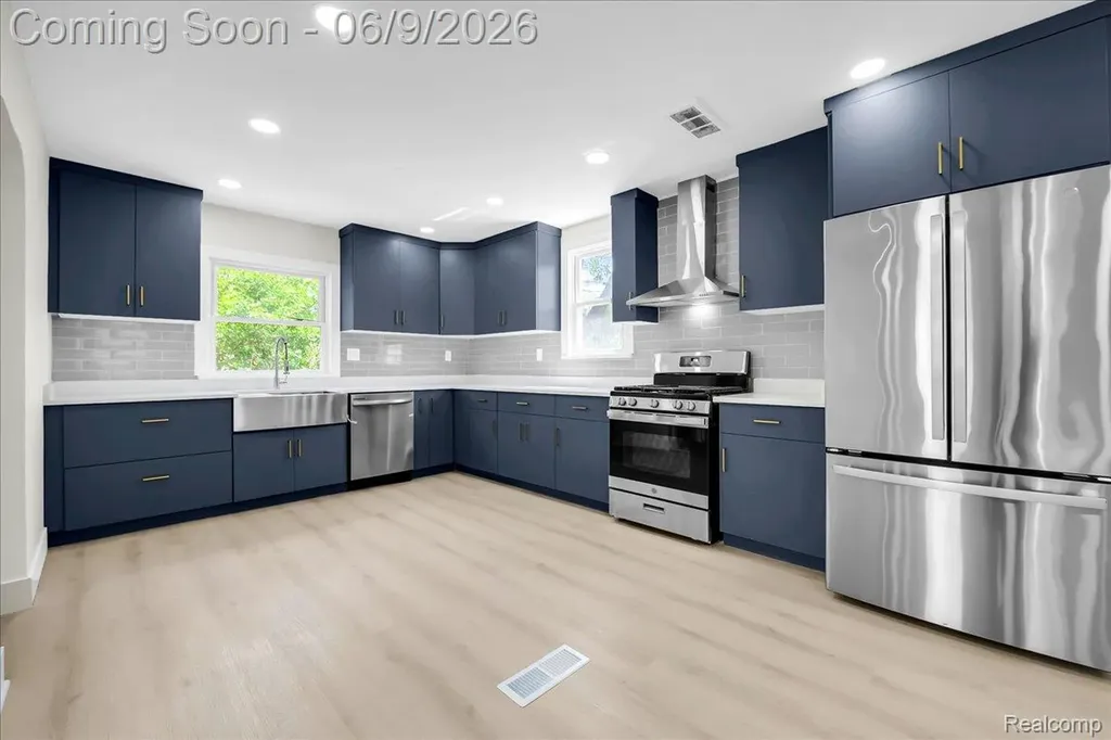 16904 Pierson Street Detroit City MI 48219