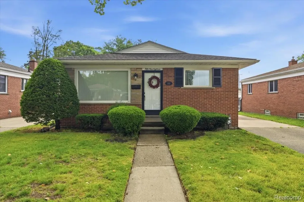 5918 N Lafayette Street Dearborn Heights City MI 48127