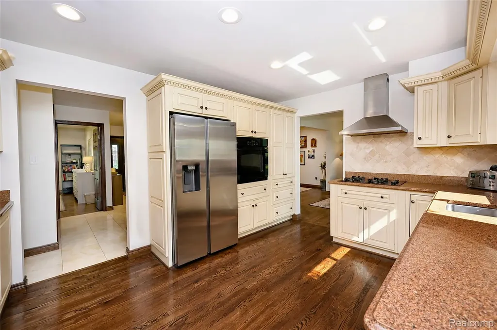 3798 Ledge Drive Troy City MI 48084