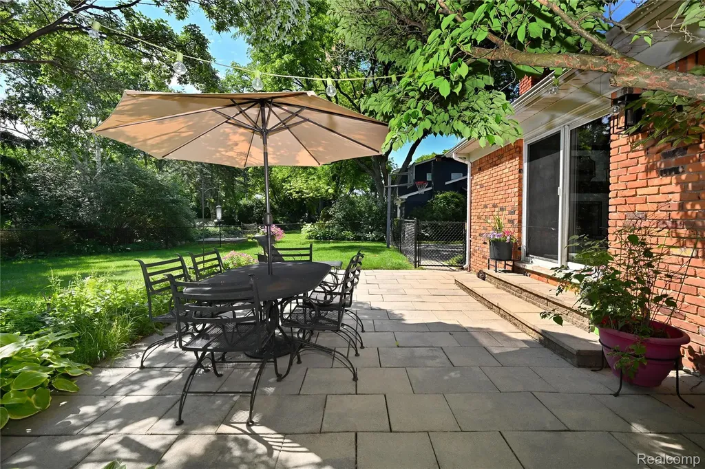 3798 Ledge Drive Troy City MI 48084