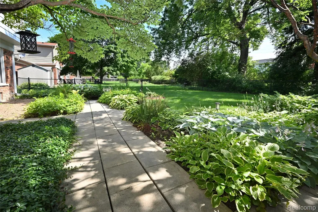 3798 Ledge Drive Troy City MI 48084