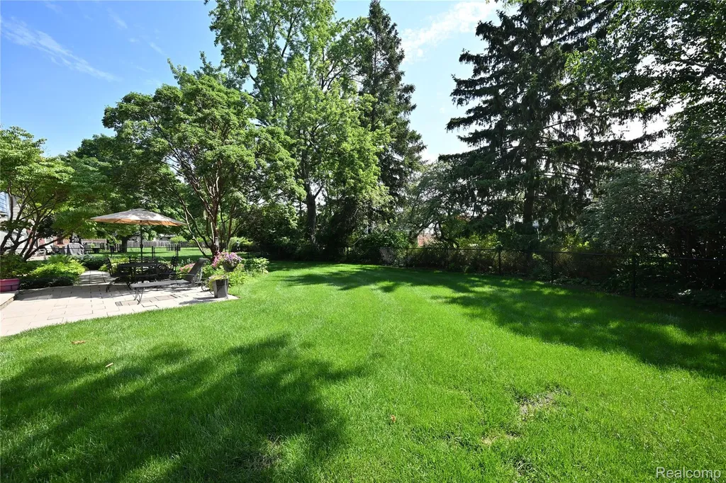 3798 Ledge Drive Troy City MI 48084
