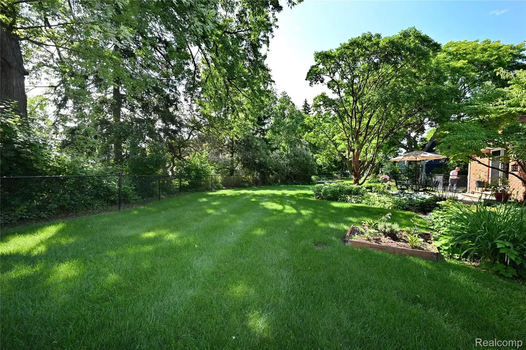 3798 Ledge Drive Troy City MI 48084