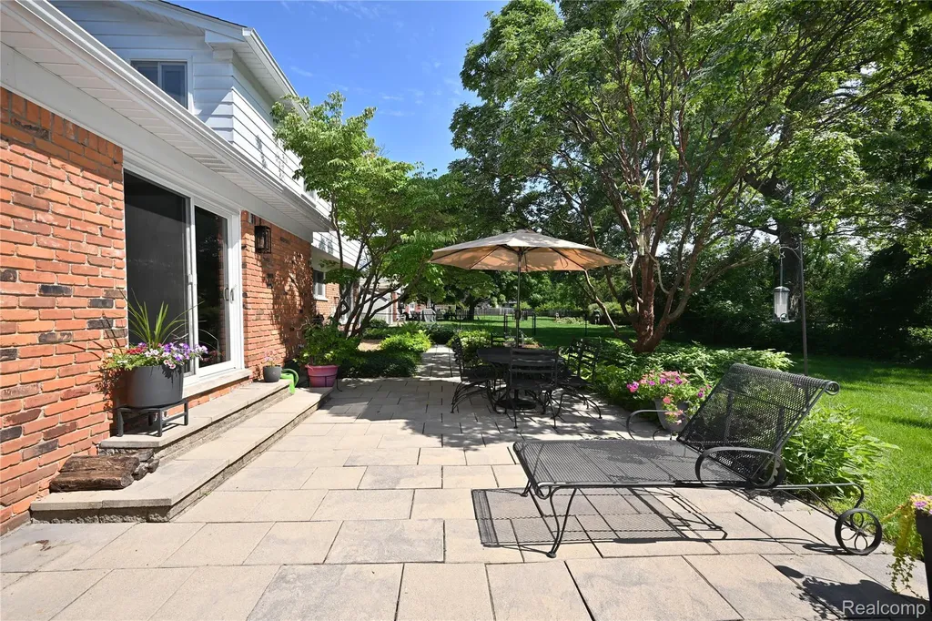 3798 Ledge Drive Troy City MI 48084