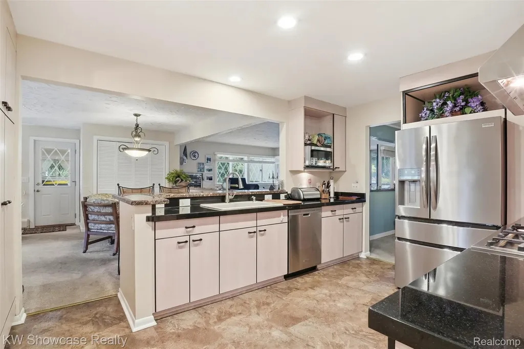 27221 Apple Tree Lane Franklin Village MI 48025