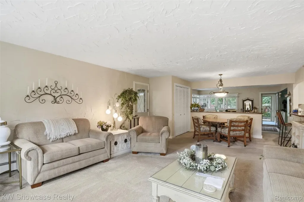 27221 Apple Tree Lane Franklin Village MI 48025