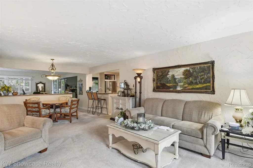 27221 Apple Tree Lane Franklin Village MI 48025