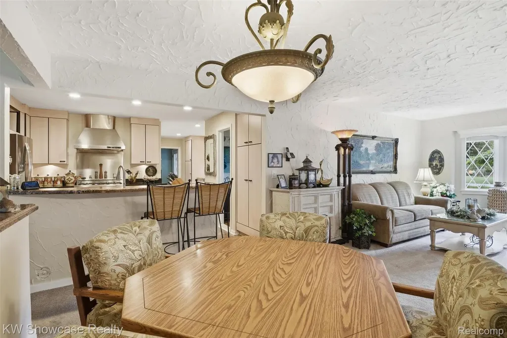 27221 Apple Tree Lane Franklin Village MI 48025