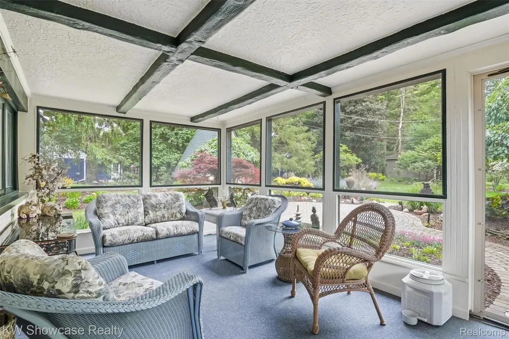 27221 Apple Tree Lane Franklin Village MI 48025
