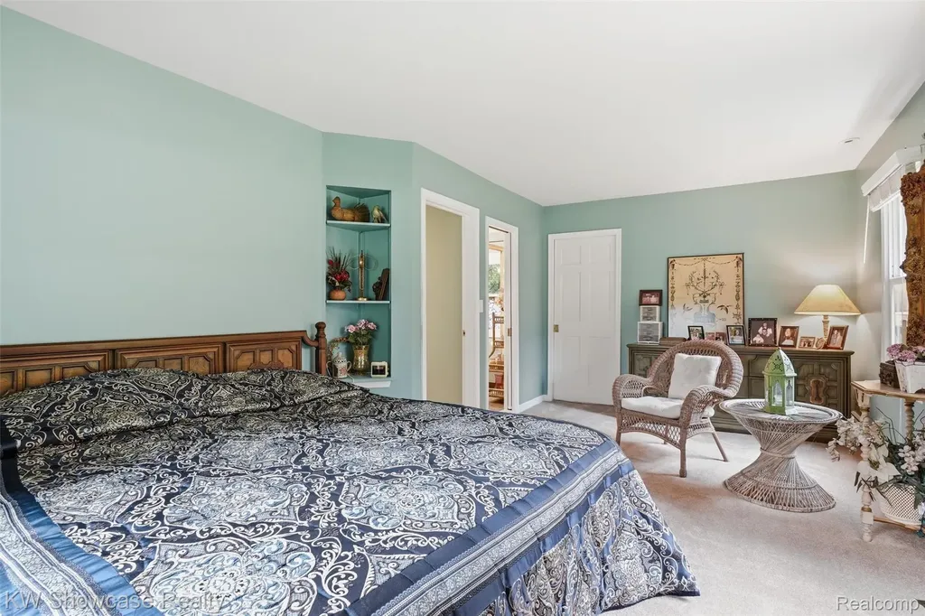 27221 Apple Tree Lane Franklin Village MI 48025