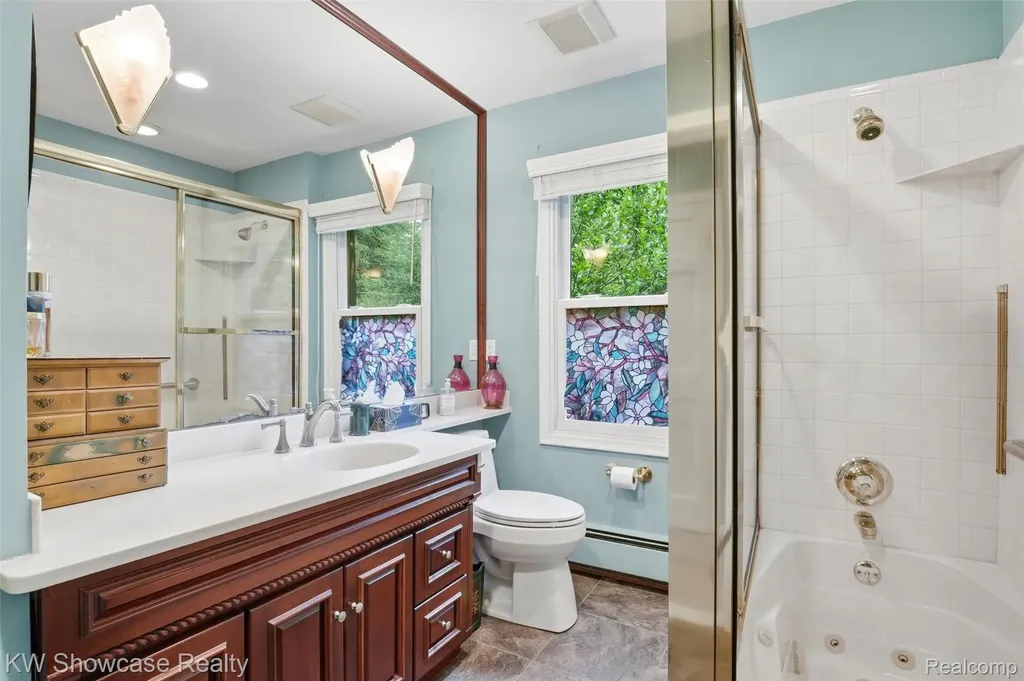 27221 Apple Tree Lane Franklin Village MI 48025