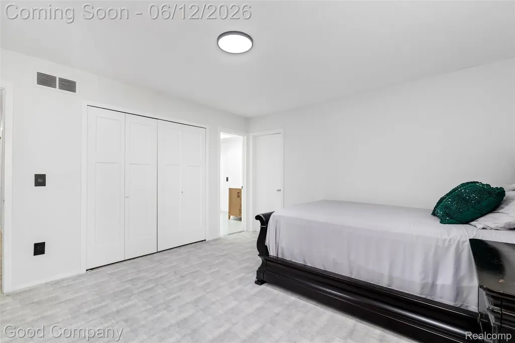 3176 Chambord Drive West Bloomfield Charter Township MI 48323