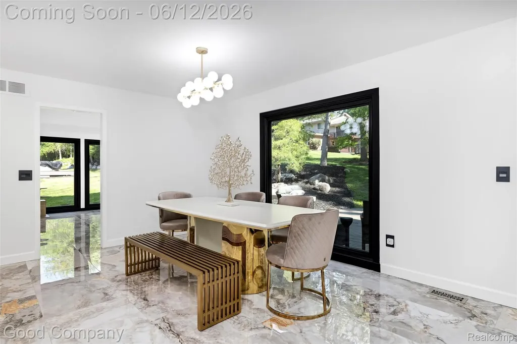 3176 Chambord Drive West Bloomfield Charter Township MI 48323