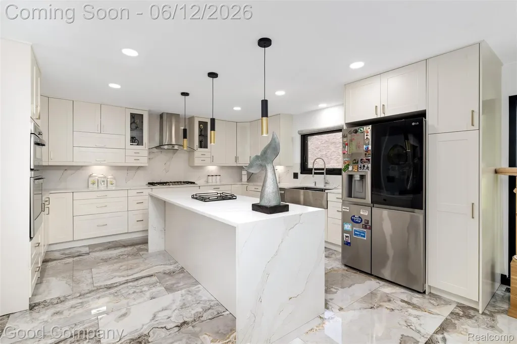 3176 Chambord Drive West Bloomfield Charter Township MI 48323