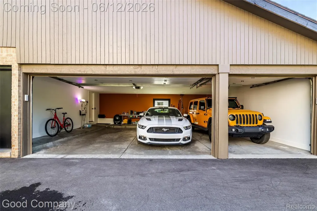 3176 Chambord Drive West Bloomfield Charter Township MI 48323