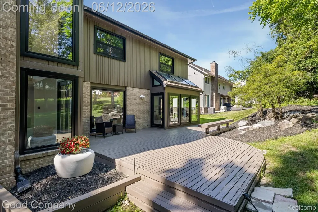 3176 Chambord Drive West Bloomfield Charter Township MI 48323