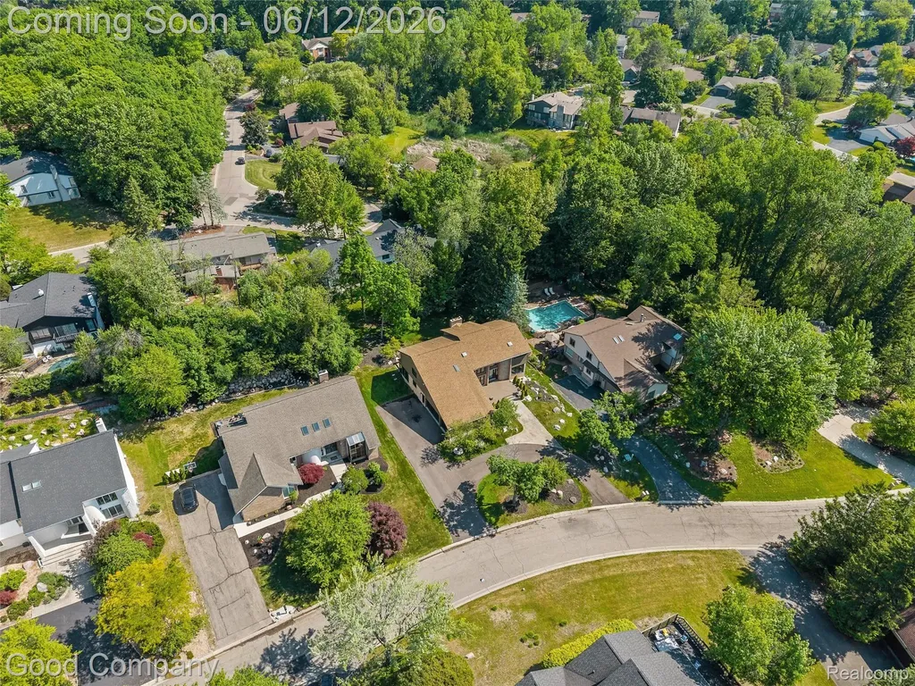 3176 Chambord Drive West Bloomfield Charter Township MI 48323