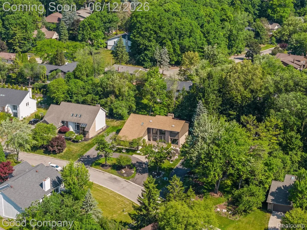 3176 Chambord Drive West Bloomfield Charter Township MI 48323