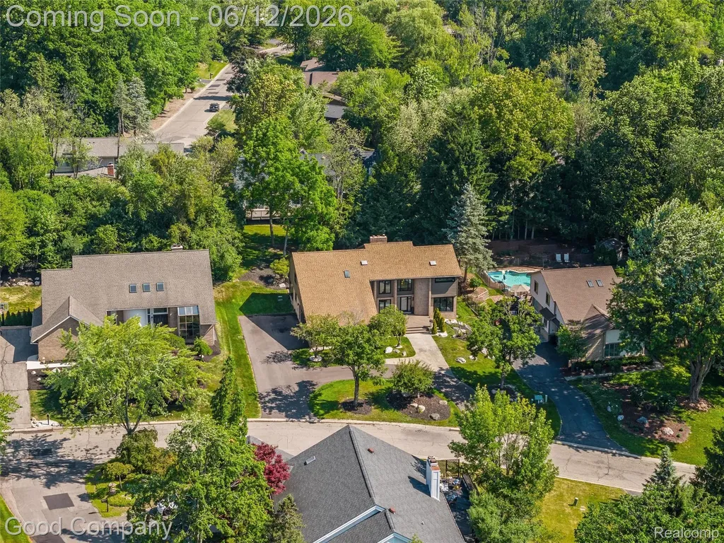 3176 Chambord Drive West Bloomfield Charter Township MI 48323