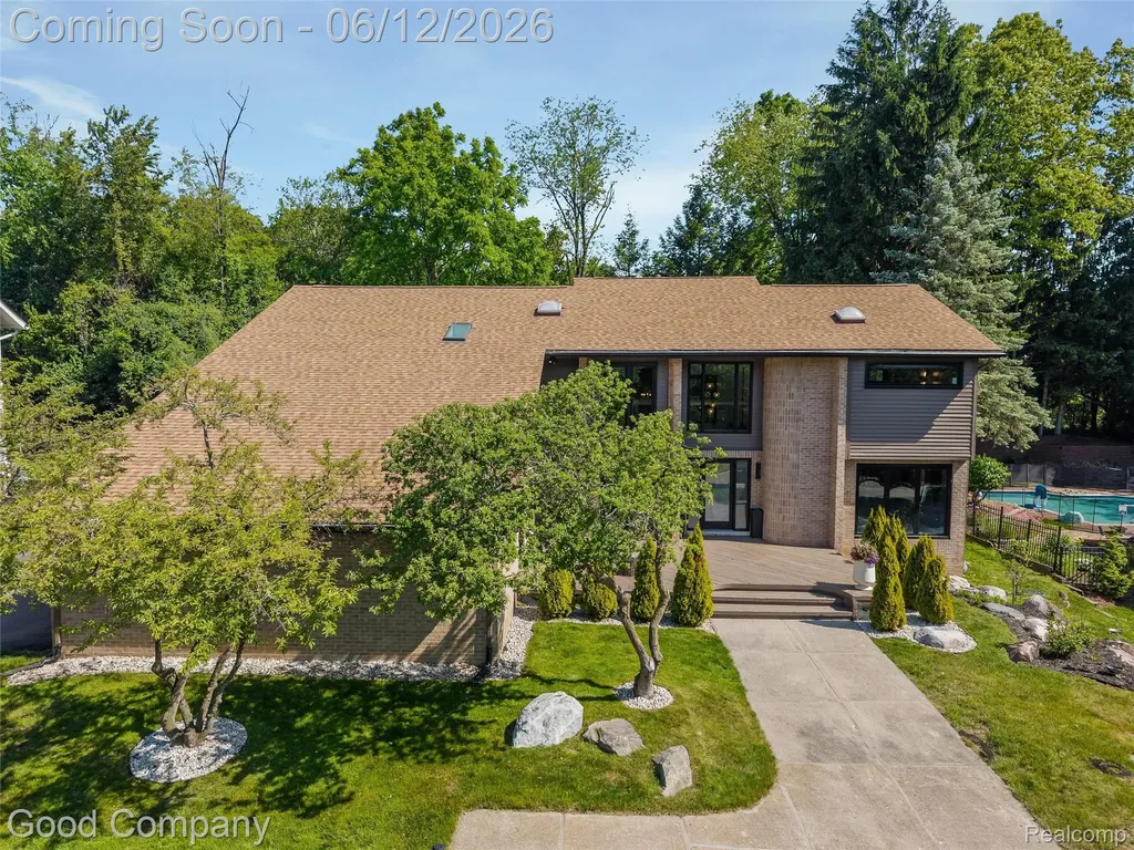 3176 Chambord Drive West Bloomfield Charter Township MI 48323