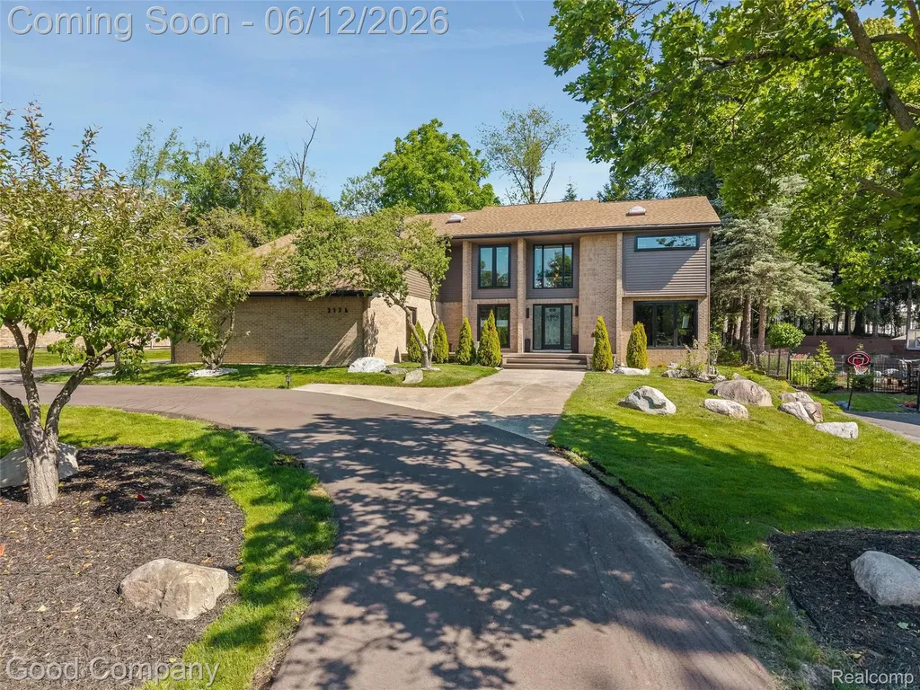 3176 Chambord Drive West Bloomfield Charter Township MI 48323