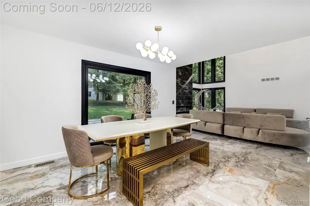 3176 Chambord Drive West Bloomfield Charter Township MI 48323