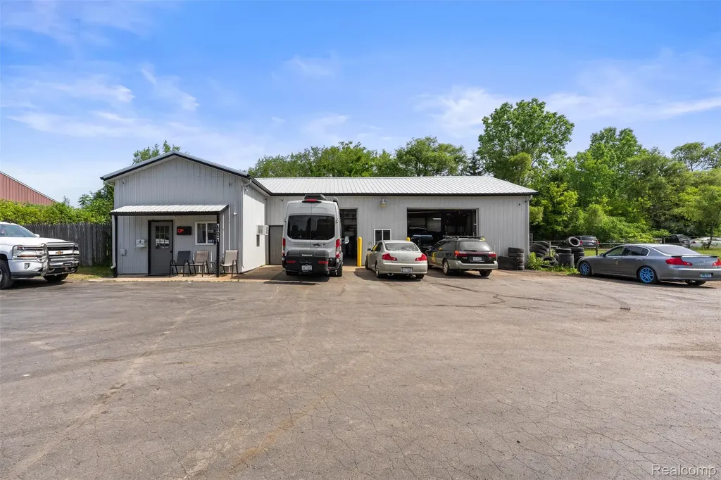 4114 E Michigan Avenue Leoni Township MI 49202