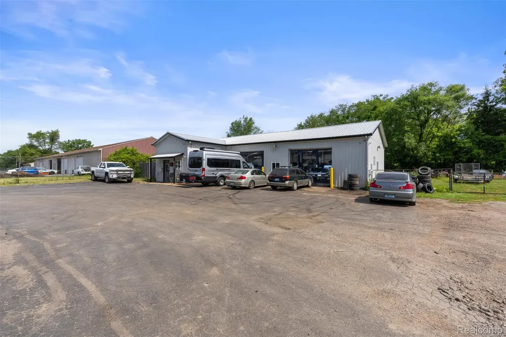 4114 E Michigan Avenue Leoni Township MI 49202