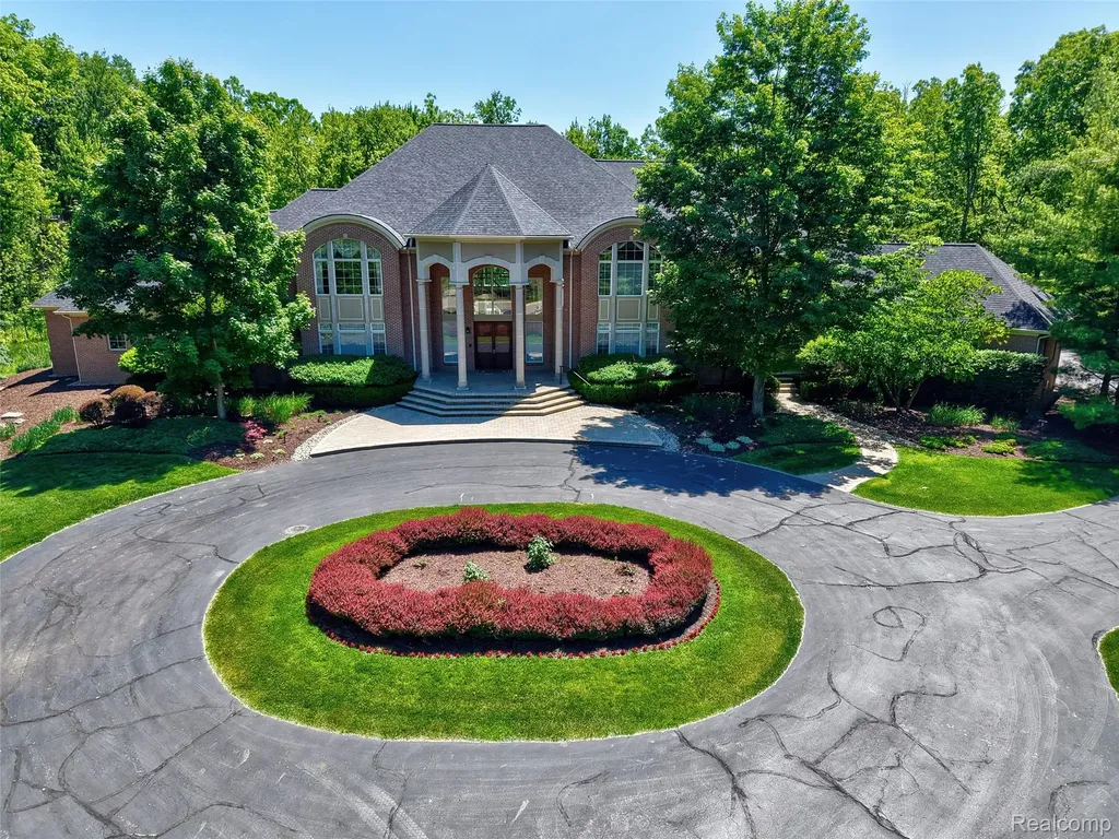 8479 Misty Meadows Grand Blanc Charter Township MI 48439
