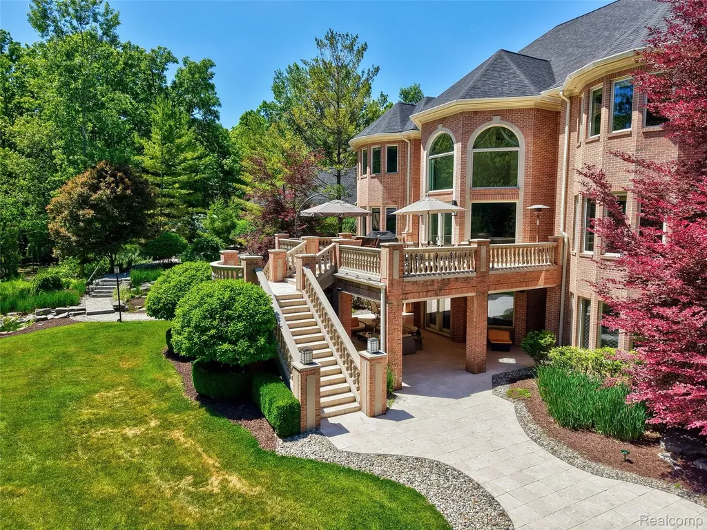 8479 Misty Meadows Grand Blanc Charter Township MI 48439