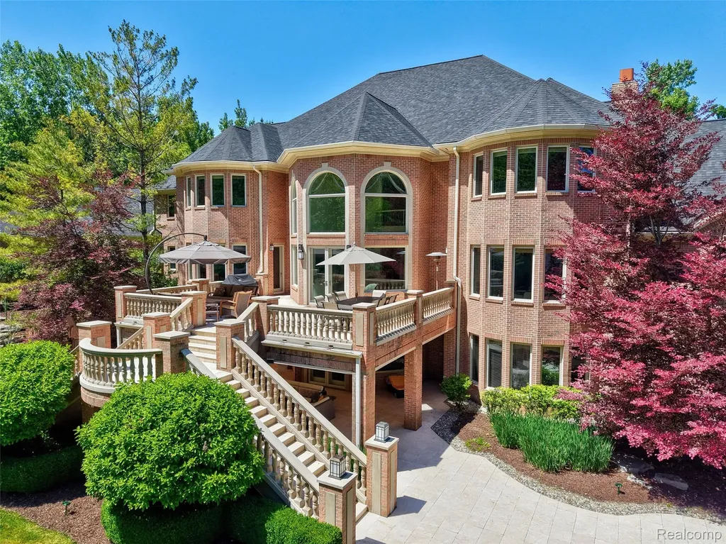 8479 Misty Meadows Grand Blanc Charter Township MI 48439