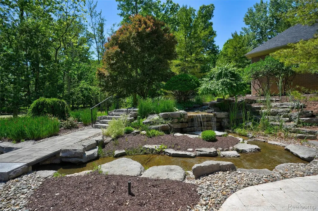 8479 Misty Meadows Grand Blanc Charter Township MI 48439
